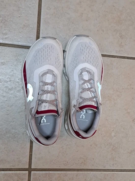 On Cloud Running Women's Cloudmonster shoes - Ivory/Grenadine - Wmn's sz 7 - Picture 6 of 9